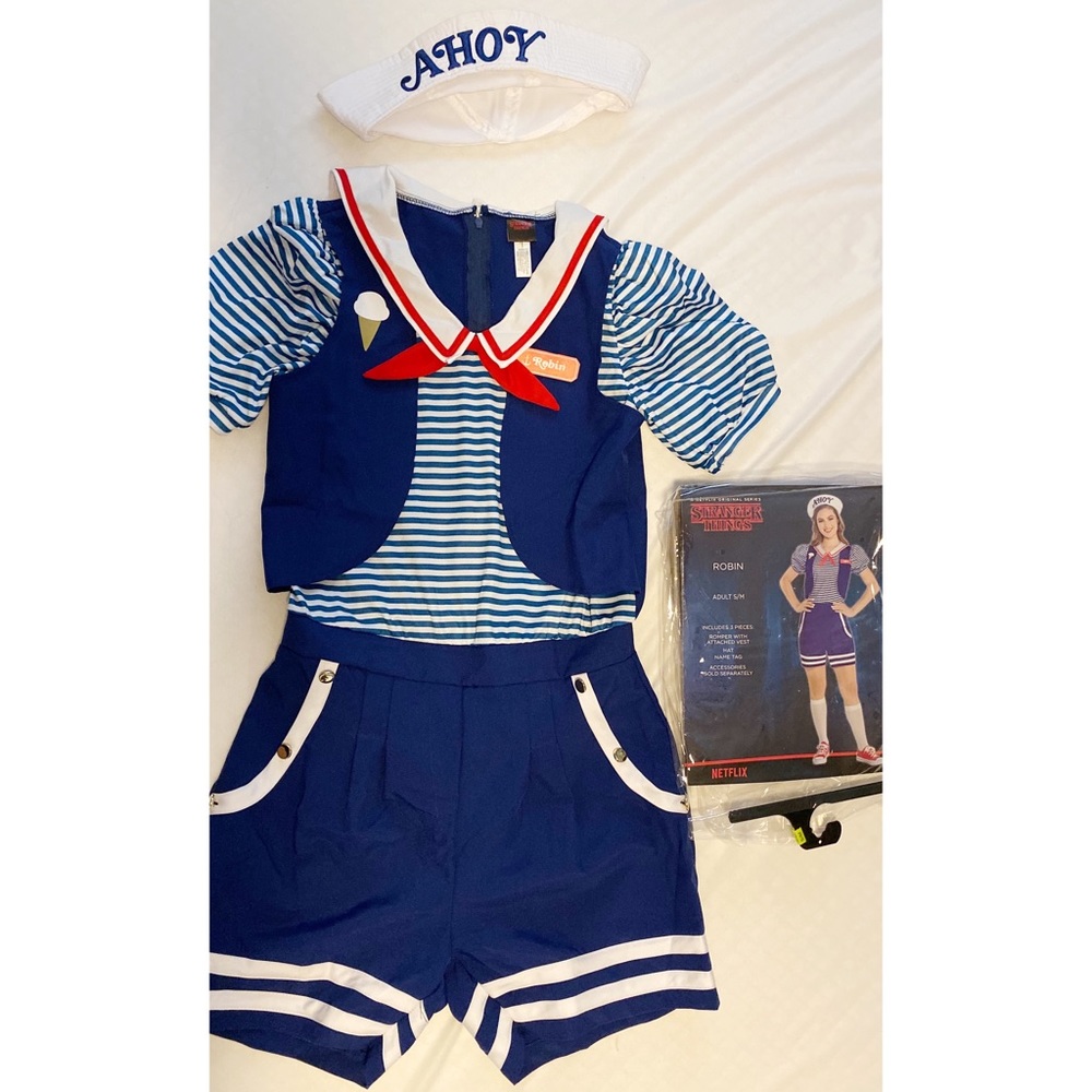 Stranger Things Scoops Ahoy Halloween Costume